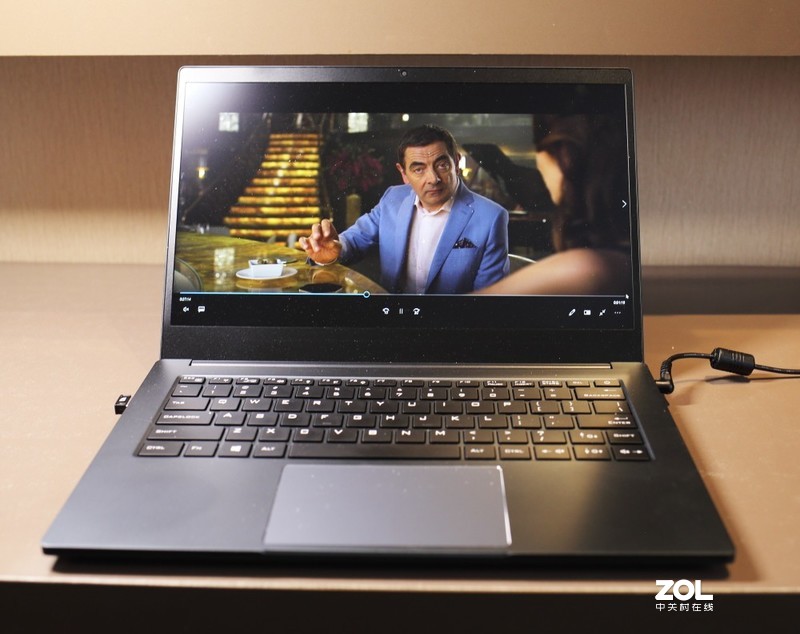 谁更满足我所要的轻薄？是荣耀MagicBOOK 2019 R5还是机械革命S1 PRO？