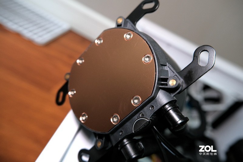 熄灭火焰山的挑战！颜值360水冷比240水冷强多少？——超频三 凌镜360一体式水冷评测