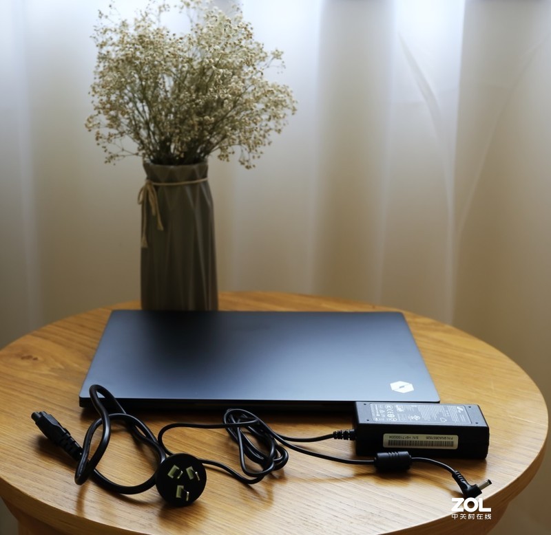 谁更满足我所要的轻薄？是荣耀MagicBOOK 2019 R5还是机械革命S1 PRO？