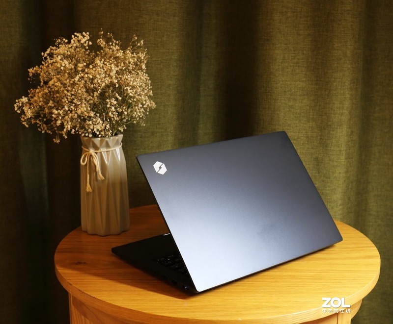 谁更满足我所要的轻薄？是荣耀MagicBOOK 2019 R5还是机械革命S1 PRO？