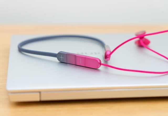 耳机居然也有Type-C闪充闪连，荣耀你不要太时尚