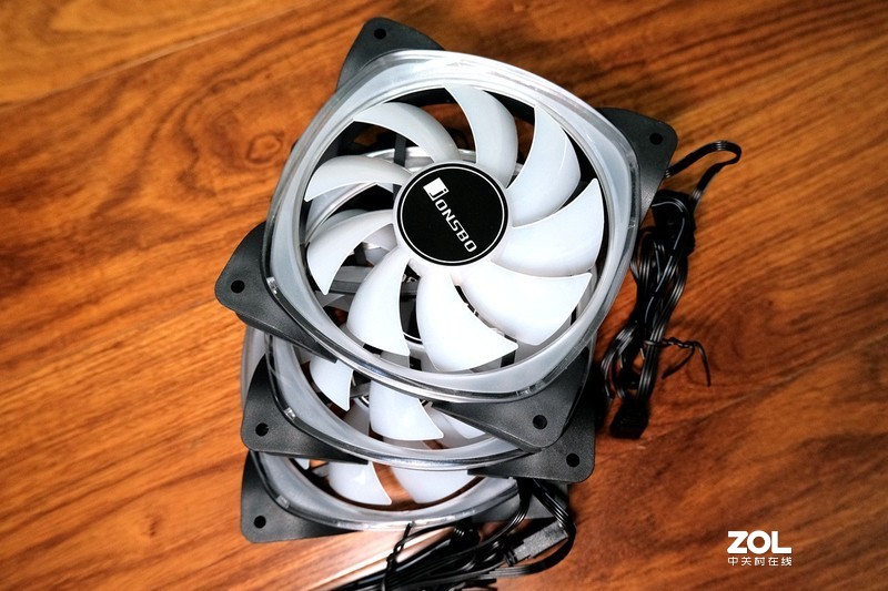 熄灭火焰山的挑战！颜值360水冷比240水冷强多少？——超频三 凌镜360一体式水冷评测