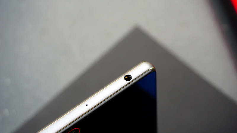 漆黑中的萤火虫，那样的鲜明，那样的出众—小红圈手机到手印象