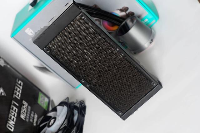 担心水冷漏液？不存在的，堡垒240RGB防漏液和神光同步我全都要