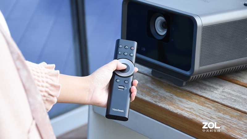 追求品质感的观影体验 优派X10-4K家用投影仪