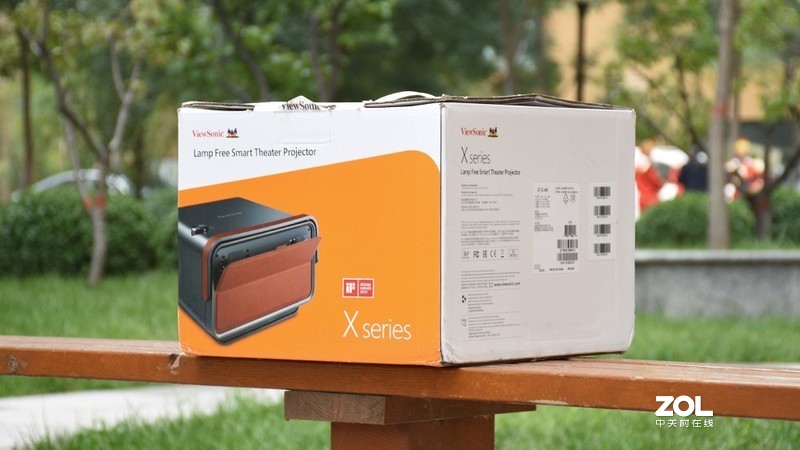 追求品质感的观影体验 优派X10-4K家用投影仪