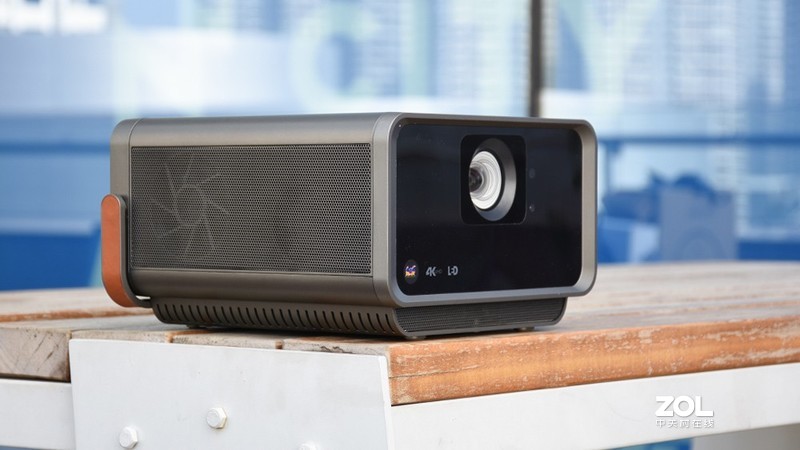 追求品质感的观影体验 优派X10-4K家用投影仪