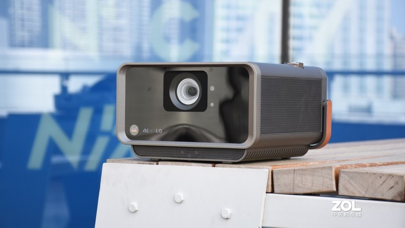 追求品质感的观影体验 优派X10-4K家用投影仪