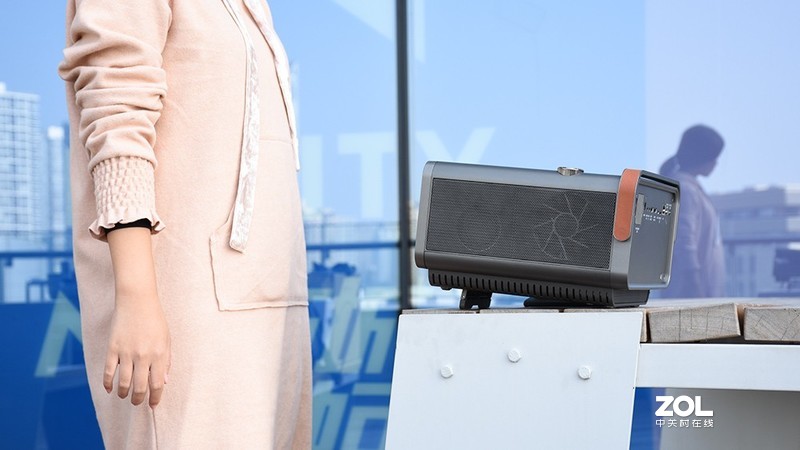 追求品质感的观影体验 优派X10-4K家用投影仪