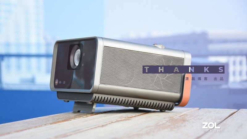 追求品质感的观影体验 优派X10-4K家用投影仪