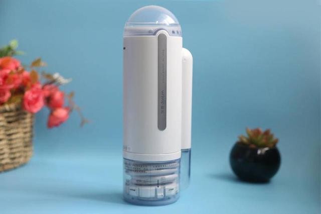 东菱手持挂烫机 便携是最大亮点