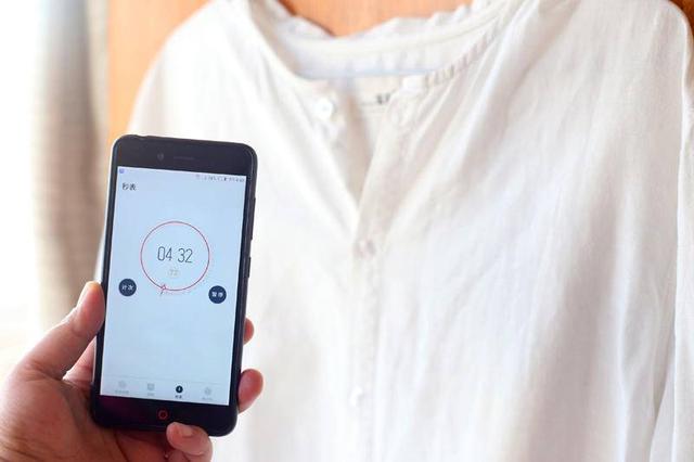 东菱手持挂烫机 便携是最大亮点