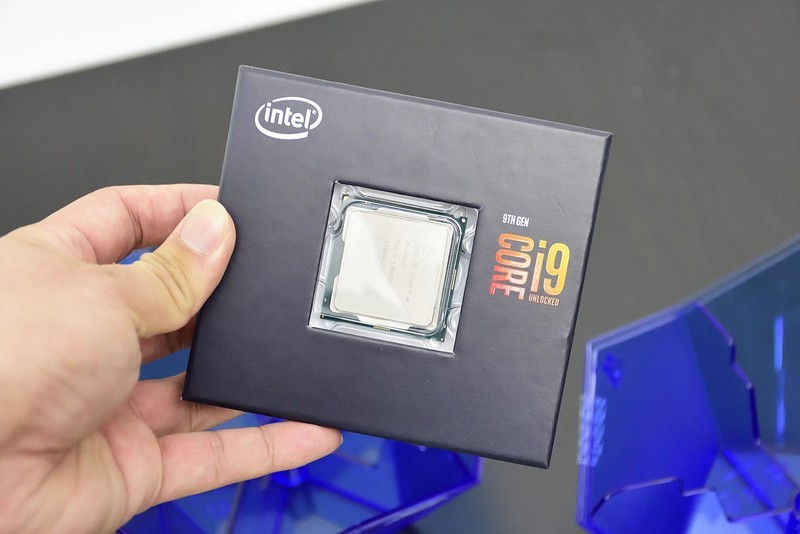 来自i9 9900K拷问，CVN B365M GAMING PRO V20开箱小测