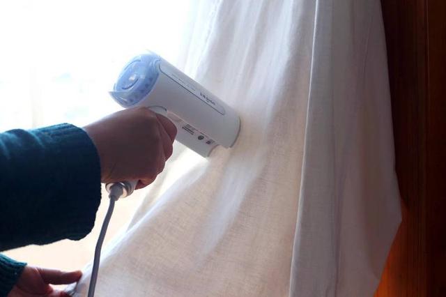 东菱手持挂烫机 便携是最大亮点