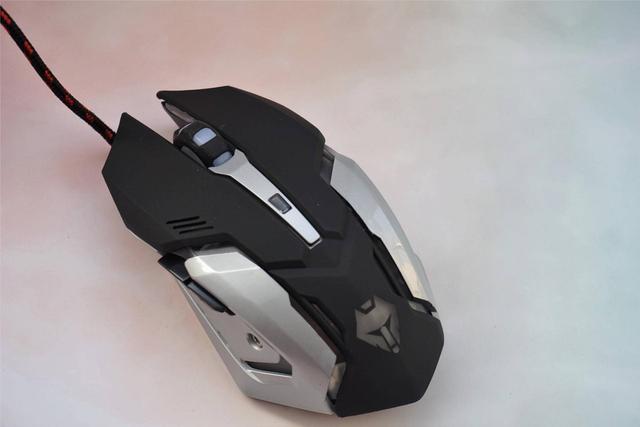 日常码字黑轴爽还是青轴？狼途百元机械键鼠套装评测告诉你答案!