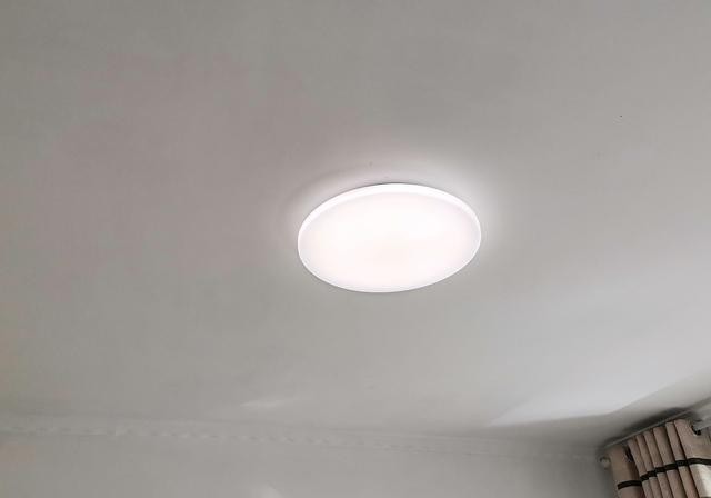 小米生态链这款灯具套装，能模拟从早到晚的光效，1399元值不值