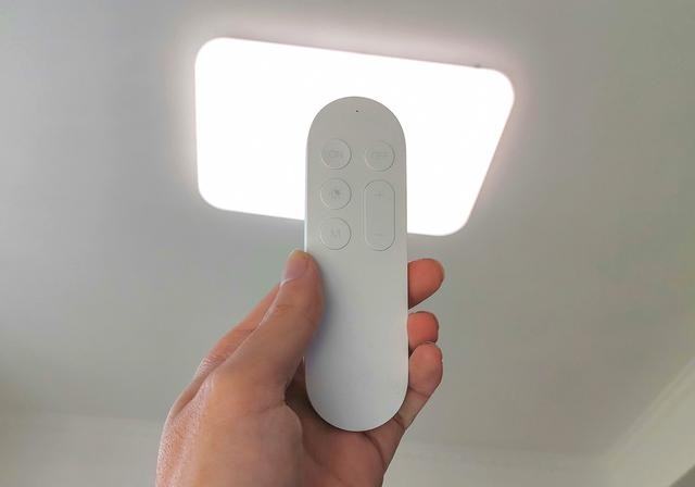 小米生态链这款灯具套装，能模拟从早到晚的光效，1399元值不值