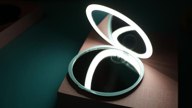 小仙女出门必备斐色耐QMirror多功能随身镜