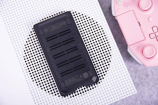 西部数据WD_BLACK P50游戏移动硬盘上手，2000MB/s速度横评夺魁