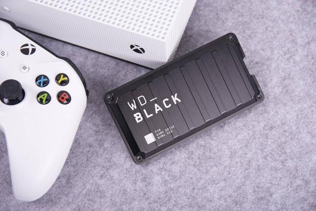 西部数据WD_BLACK P50游戏移动硬盘上手，2000MB/s速度横评夺魁