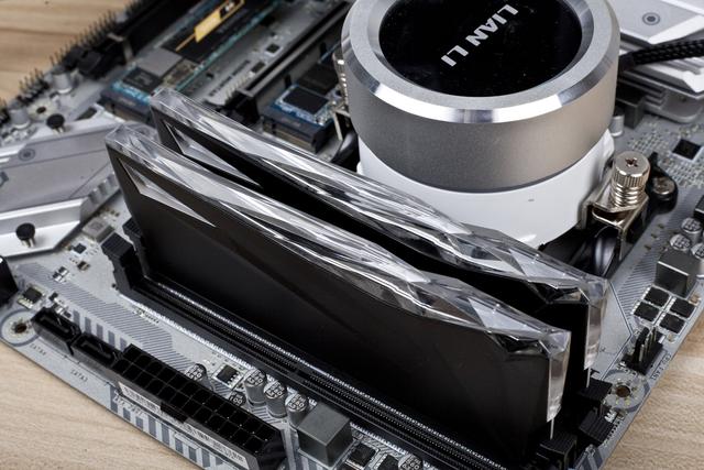 鬼斧神工再现，散热新升级联力鬼斧AIR RGB体验