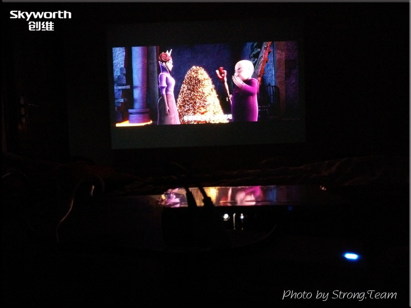 #QUMI Q4，随时随地体验私人影院# 打造自己的家庭影院 情景创设篇