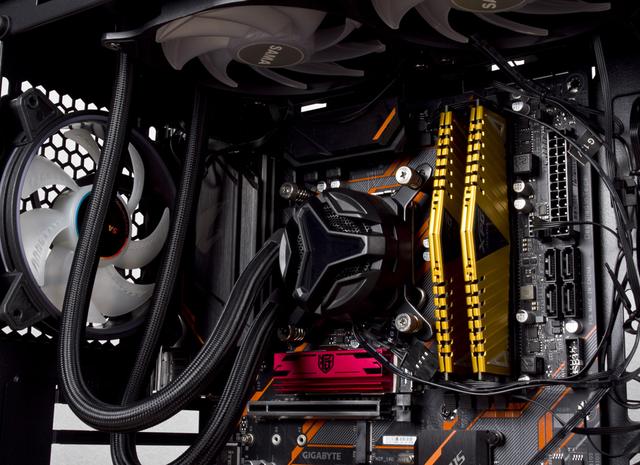 先马坦克3+冰川240RGB体验，这光污染太酷