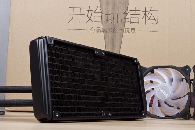 先马坦克3+冰川240RGB体验，这光污染太酷