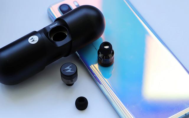 你喜欢的TWS真无线蓝牙耳机种草，摩托罗拉VB400