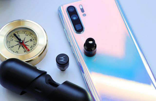 你喜欢的TWS真无线蓝牙耳机种草，摩托罗拉VB400