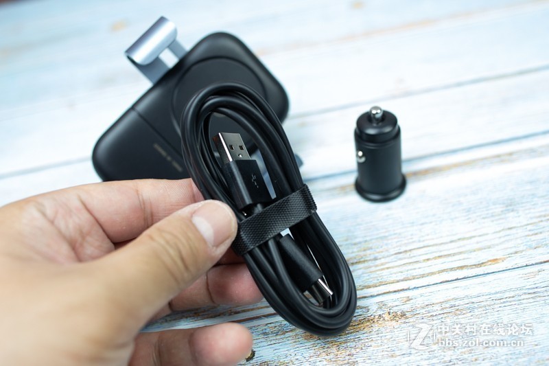 车载手机架新品上市，无线充电，重力联动，图拉斯车载无线充电器