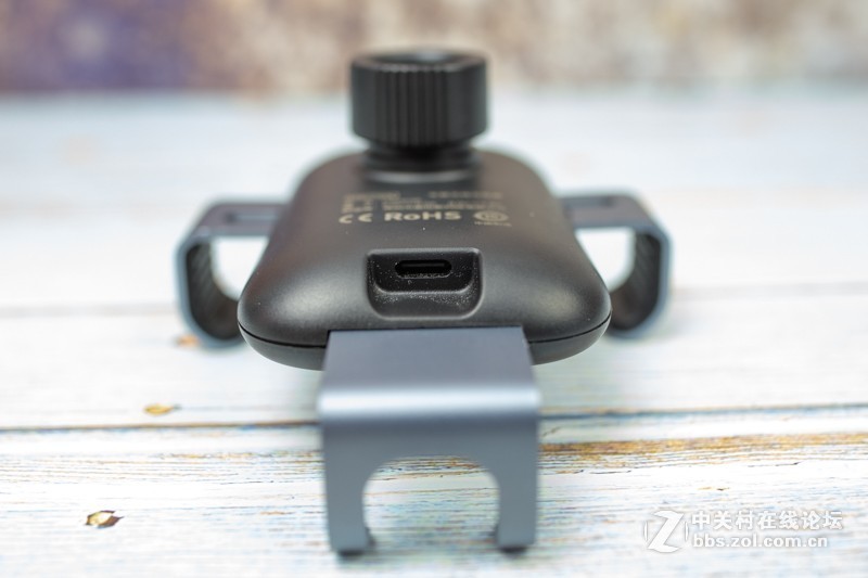 车载手机架新品上市，无线充电，重力联动，图拉斯车载无线充电器