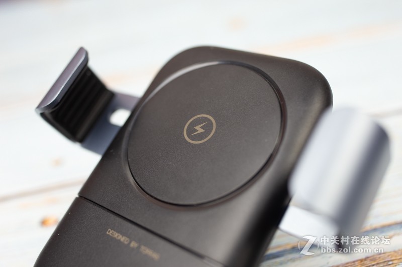 车载手机架新品上市，无线充电，重力联动，图拉斯车载无线充电器