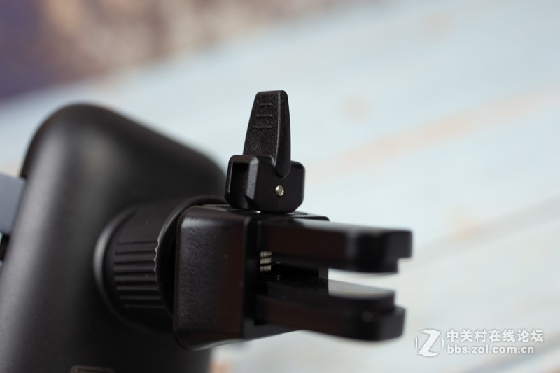 车载手机架新品上市，无线充电，重力联动，图拉斯车载无线充电器