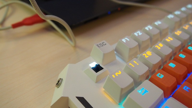 太凶悍 ，血手幽灵光轴B740极度暴力测试！