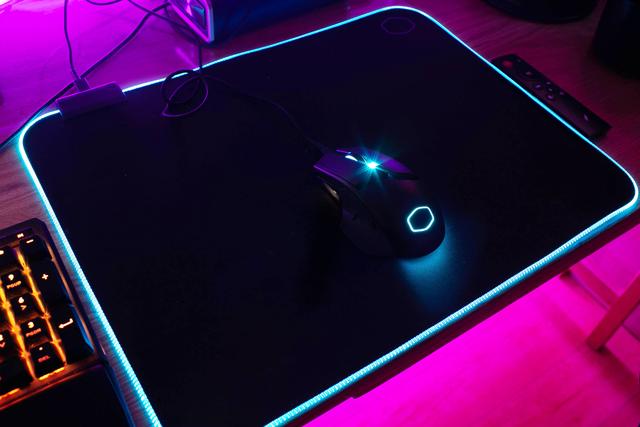 带屏显的超酷鼠标，酷冷至尊MM830尝鲜体验