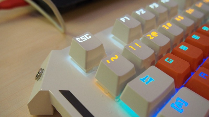 太凶悍 ，血手幽灵光轴B740极度暴力测试！