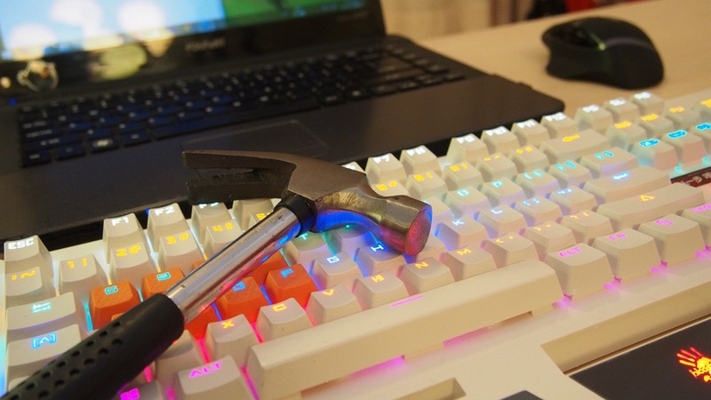 太凶悍 ，血手幽灵光轴B740极度暴力测试！