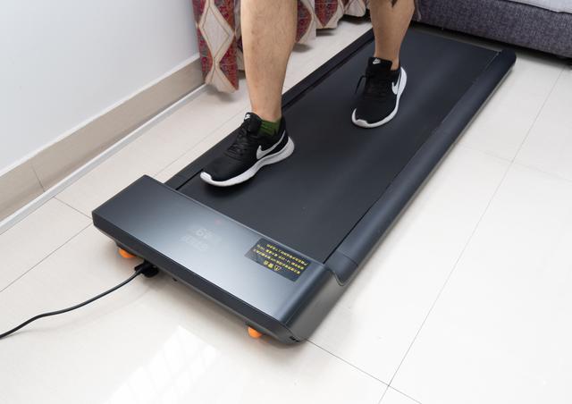 把客厅打造成健身房，支持米家的金史密斯走步机A1Pro测评！