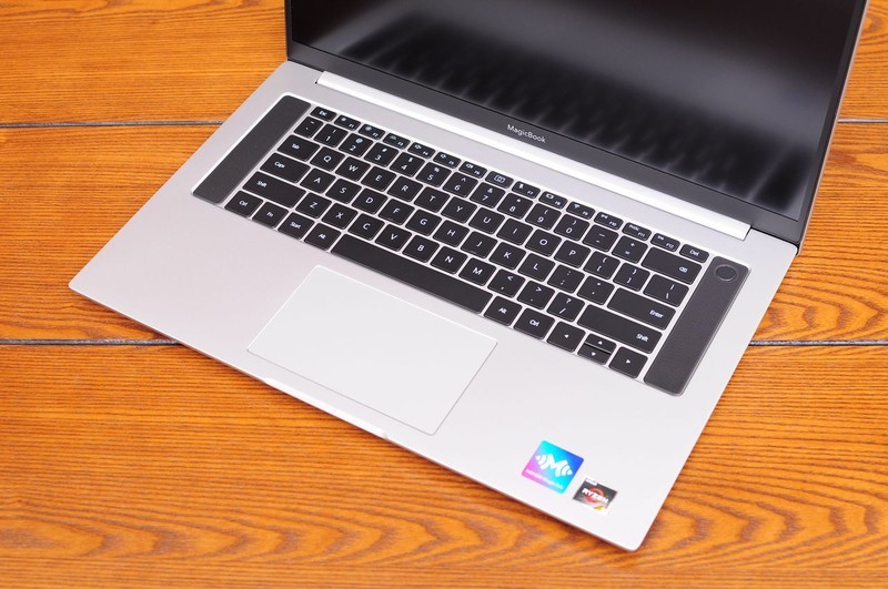 入手Linux版笔记本不会玩？老司机手把手教你安装Windows系统