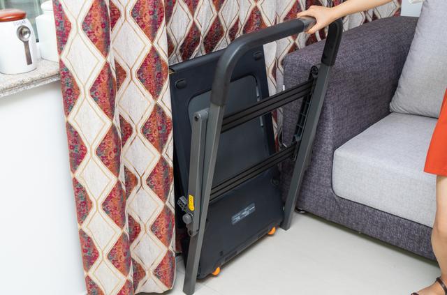 把客厅打造成健身房，支持米家的金史密斯走步机A1Pro测评！