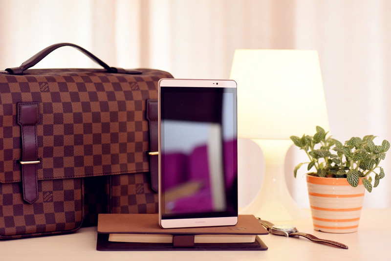 市场总监眼中的“质感”----华为M2.揽阅的亲身体验