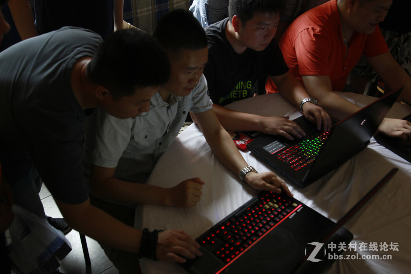 7月自驾游活动微星笔记本使用环节