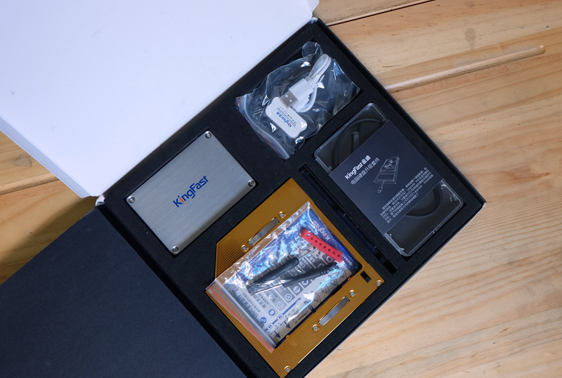 #金速F9 PRO 256G SSD众筹试用#我是全能小王子---金速极速固态硬盘体验（一）