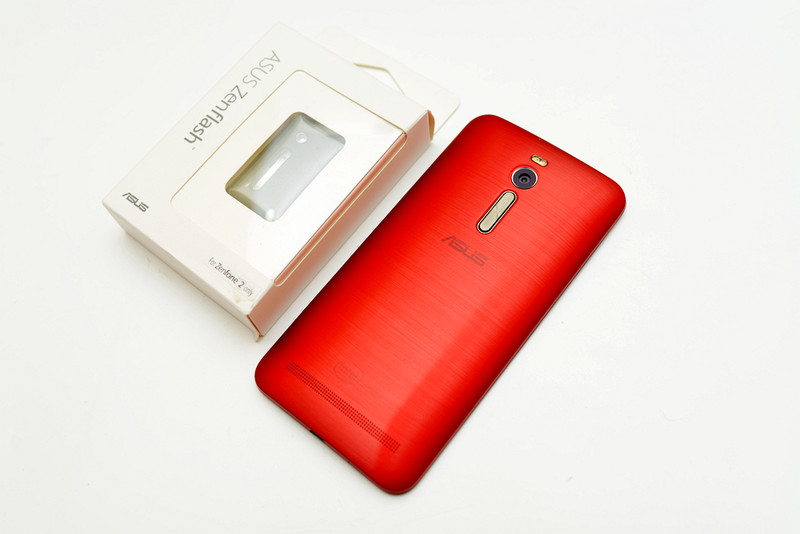 #华硕ZenFone 2及配件爆强体验#ZenFone2搭配最强拍照套件，LED+氙气闪光灯
