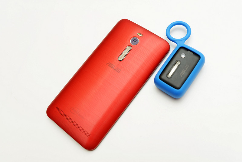 #华硕ZenFone 2及配件爆强体验#ZenFone2搭配最强拍照套件，LED+氙气闪光灯