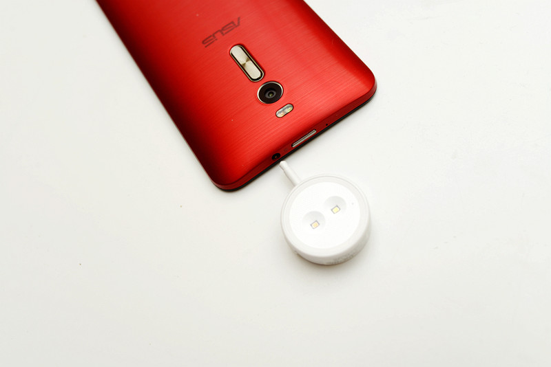 #华硕ZenFone 2及配件爆强体验#ZenFone2搭配最强拍照套件，LED+氙气闪光灯