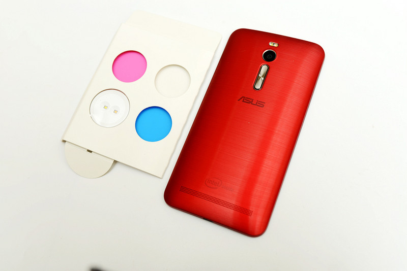 #华硕ZenFone 2及配件爆强体验#ZenFone2搭配最强拍照套件，LED+氙气闪光灯