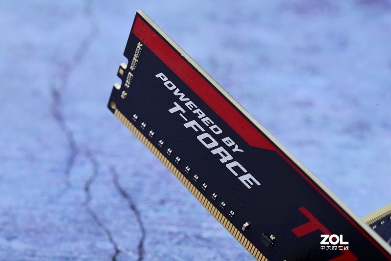 性价比、兼容性快到我碗里去，十铨T1 Gaming DDR4入手试玩