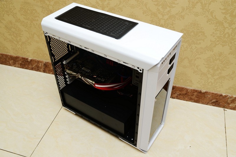 玩结构玩水冷也玩走线，先马坦克装机！